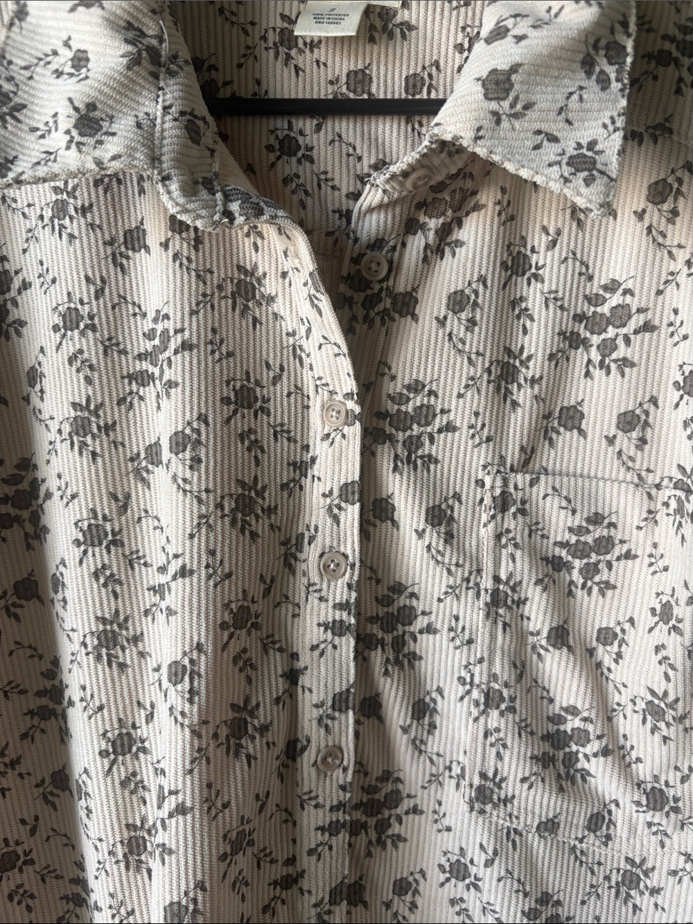 Torrid Button Top - Picture 4 of 5